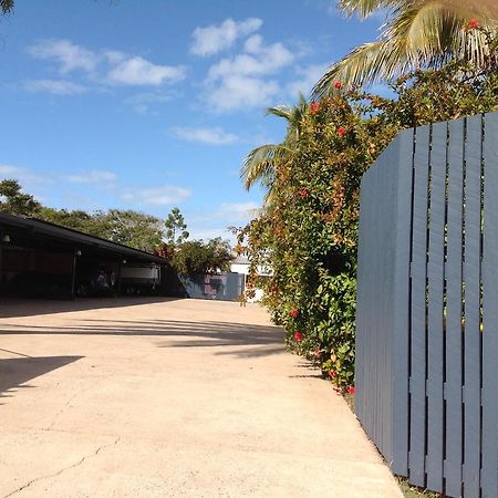 Emu Park Motel Kültér fotó