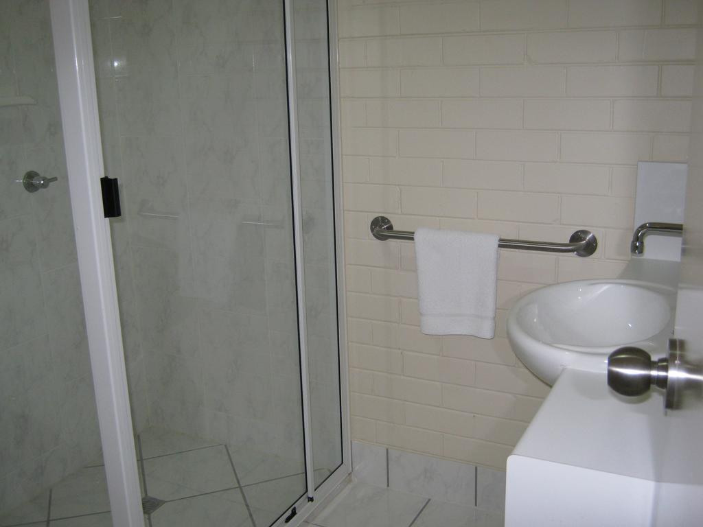 Emu Park Motel Kültér fotó